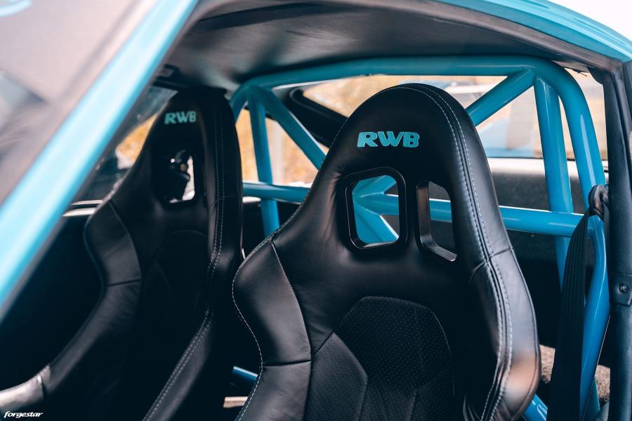 Интерьер Porsche 911 Blue by RWB 2019 года  (фото 4 из 23)